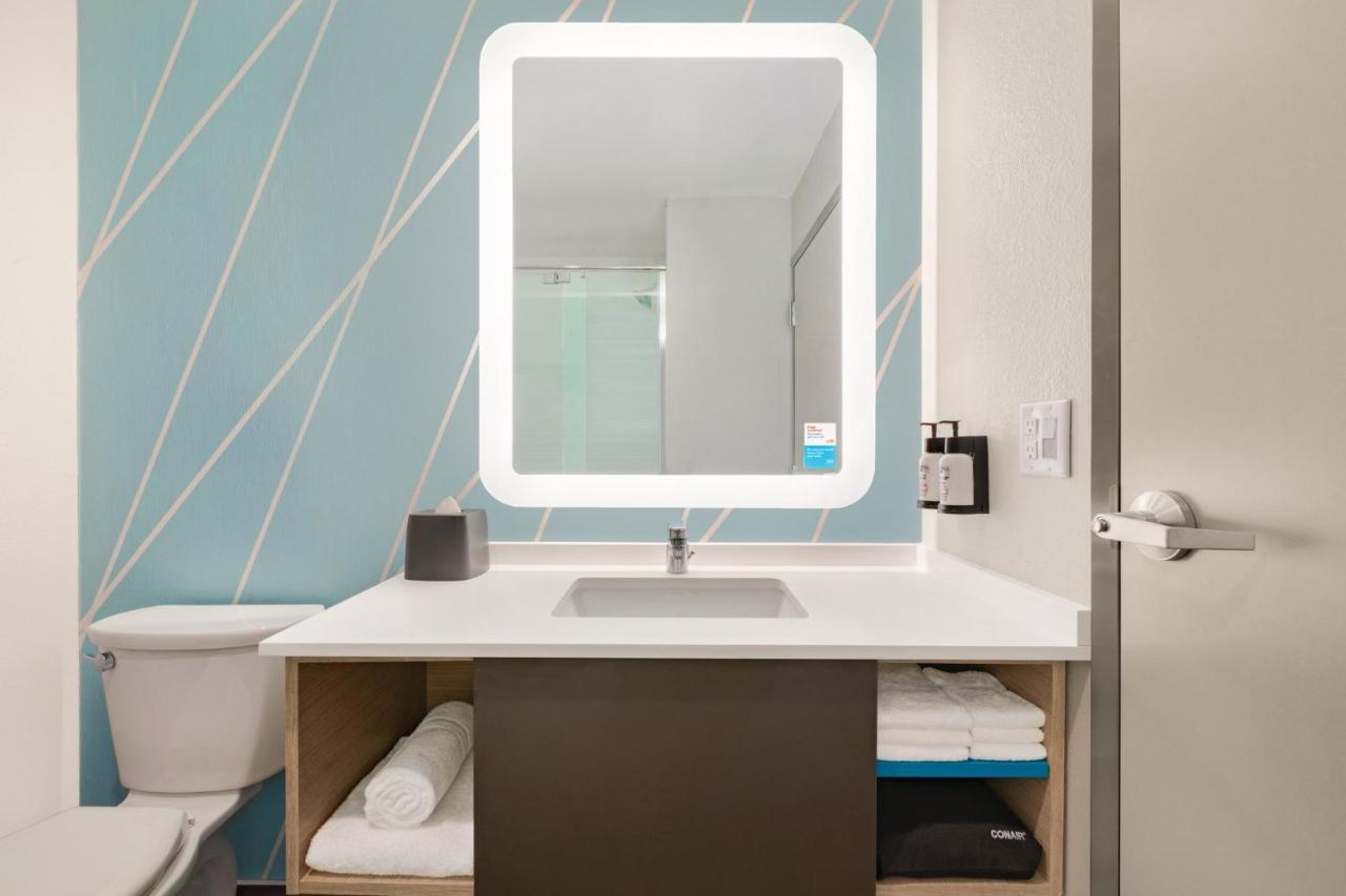 Avid Hotel Traverse City By Ihg Exterior photo